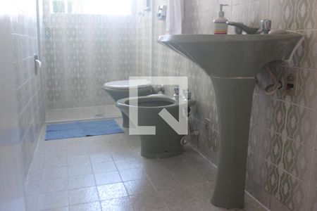 Casa à venda com 250m², 4 quartos e 2 vagasBanheiro da Suíte