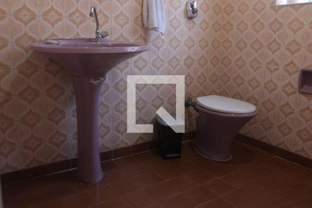 Casa à venda com 250m², 4 quartos e 2 vagasLavabo