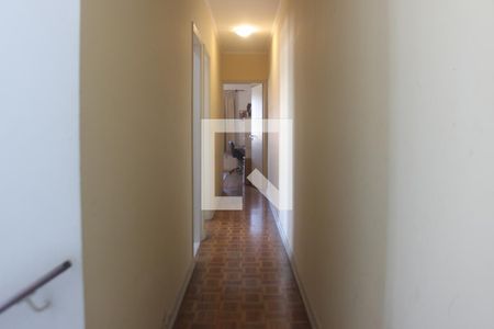 Casa à venda com 250m², 4 quartos e 2 vagasCorredor dos quartos