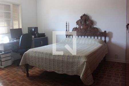 Casa à venda com 250m², 4 quartos e 2 vagasSuíte