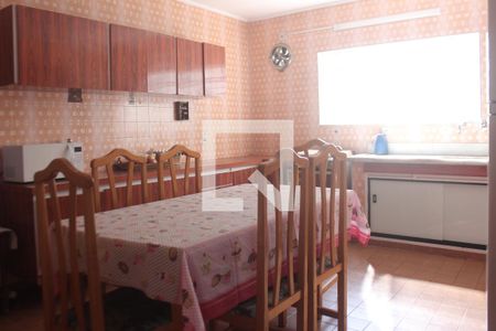 Casa à venda com 250m², 4 quartos e 2 vagasCozinha