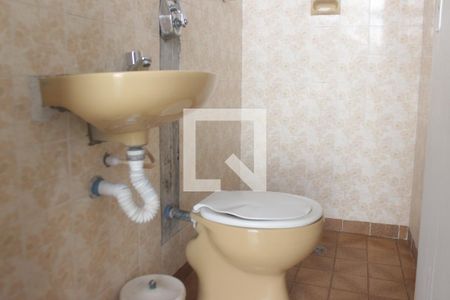 Casa à venda com 250m², 4 quartos e 2 vagasBanheiro dos Fundo