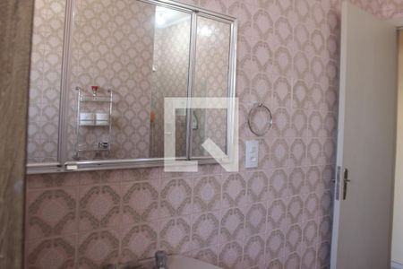 Casa à venda com 250m², 4 quartos e 2 vagasBanheiro do corredor