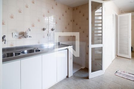 Casa à venda com 180m², 2 quartos e 1 vaga Casa à venda com 180m², 2 quartos e 1 vagaCozinha