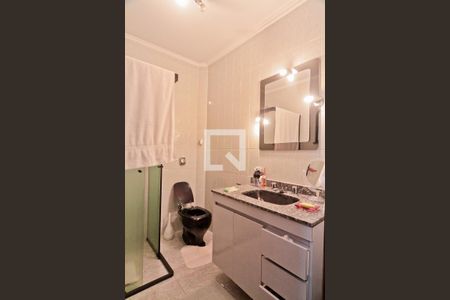 Casa à venda com 530m², 4 quartos e 6 vagas Casa à venda com 530m², 4 quartos e 6 vagasBanheiro da Suíte 1