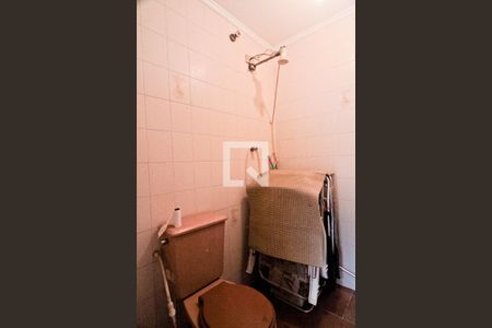 Casa à venda com 530m², 4 quartos e 6 vagas Casa à venda com 530m², 4 quartos e 6 vagasSalão - Banheiro