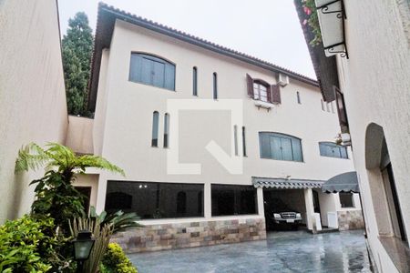 Casa à venda com 530m², 4 quartos e 6 vagas Casa à venda com 530m², 4 quartos e 6 vagasÁrea Externa