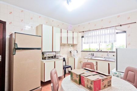 Casa à venda com 530m², 4 quartos e 6 vagas Casa à venda com 530m², 4 quartos e 6 vagasEdícula - Cozinha