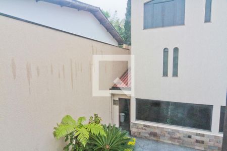 Casa à venda com 530m², 4 quartos e 6 vagas Casa à venda com 530m², 4 quartos e 6 vagasEdícula - Quarto