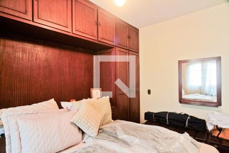 Casa à venda com 530m², 4 quartos e 6 vagas Casa à venda com 530m², 4 quartos e 6 vagasEdícula - Suíte