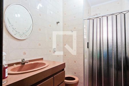 Casa à venda com 530m², 4 quartos e 6 vagas Casa à venda com 530m², 4 quartos e 6 vagasEdícula - Banheiro da Suíte