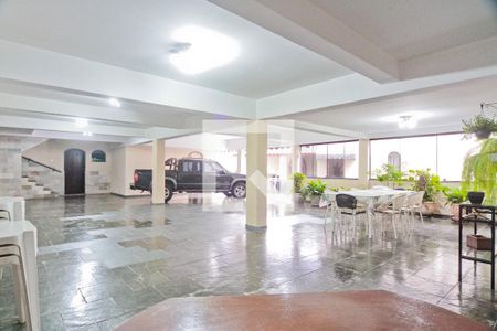 Casa à venda com 530m², 4 quartos e 6 vagas Casa à venda com 530m², 4 quartos e 6 vagasSalão