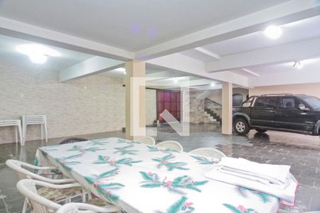 Casa à venda com 530m², 4 quartos e 6 vagas Casa à venda com 530m², 4 quartos e 6 vagasSalão