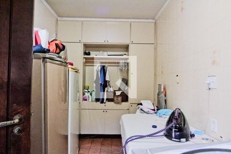 Casa à venda com 530m², 4 quartos e 6 vagas Casa à venda com 530m², 4 quartos e 6 vagasÁrea de Serviço