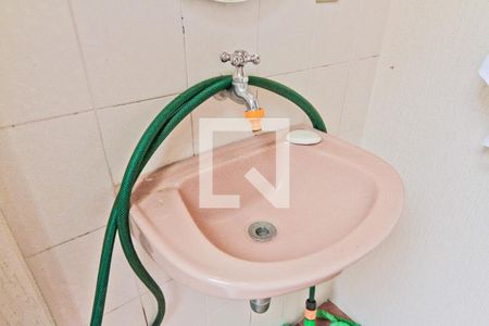 Casa à venda com 530m², 4 quartos e 6 vagas Casa à venda com 530m², 4 quartos e 6 vagasSalão - Banheiro