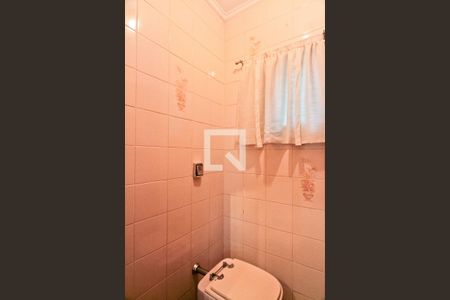 Casa à venda com 530m², 4 quartos e 6 vagas Casa à venda com 530m², 4 quartos e 6 vagasLavabo