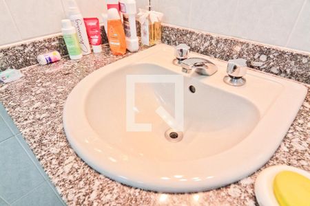 Casa à venda com 530m², 4 quartos e 6 vagas Casa à venda com 530m², 4 quartos e 6 vagasBanheiro da Suíte 2