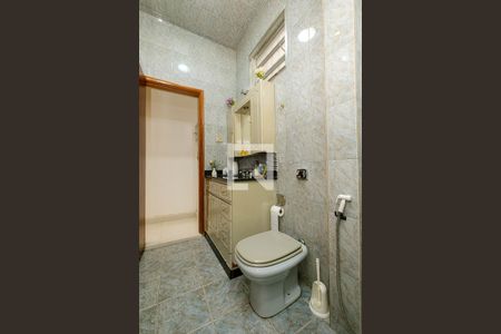 Casa à venda com 190m², 5 quartos e 3 vagas Casa à venda com 190m², 5 quartos e 3 vagasBanheiro Social 2