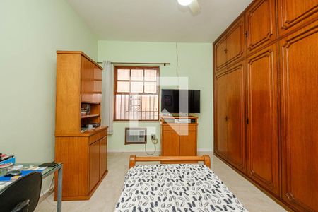 Casa à venda com 190m², 5 quartos e 3 vagas Casa à venda com 190m², 5 quartos e 3 vagasQuarto 2