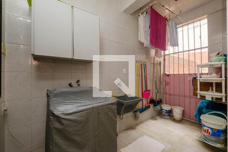 Casa à venda com 190m², 5 quartos e 3 vagas Casa à venda com 190m², 5 quartos e 3 vagasÁrea de Serviço