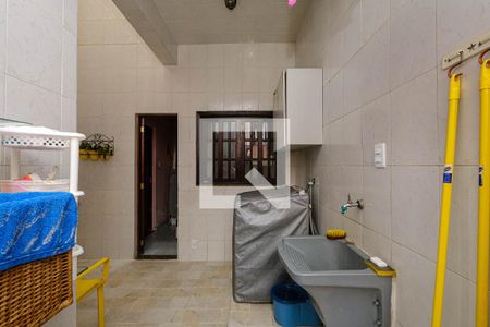 Casa à venda com 190m², 5 quartos e 3 vagas Casa à venda com 190m², 5 quartos e 3 vagasÁrea de Serviço