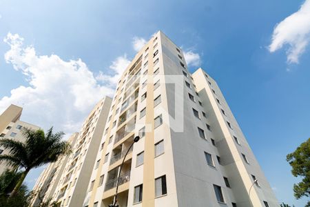 Apartamento à venda com 60m², 3 quartos e 1 vaga Apartamento à venda com 60m², 3 quartos e 1 vagaFachada