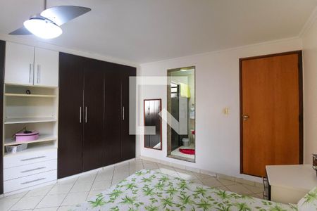 Casa à venda com 514m², 4 quartos e 8 vagas Casa à venda com 514m², 4 quartos e 8 vagasQuarto Suíte