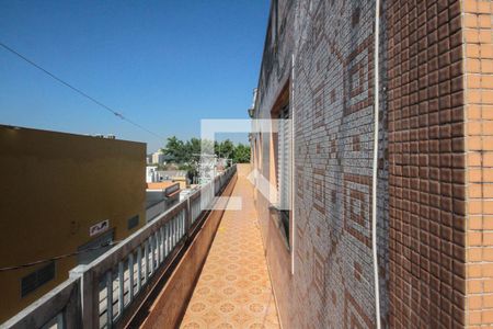 Casa à venda com 360m², 4 quartos e 3 vagas Casa à venda com 360m², 4 quartos e 3 vagasvaranda