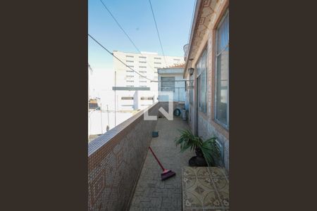 Casa à venda com 360m², 4 quartos e 3 vagas Casa à venda com 360m², 4 quartos e 3 vagasvaranda