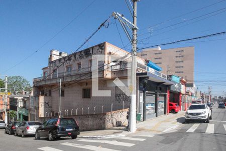 Casa à venda com 360m², 4 quartos e 3 vagas Casa à venda com 360m², 4 quartos e 3 vagasfachada