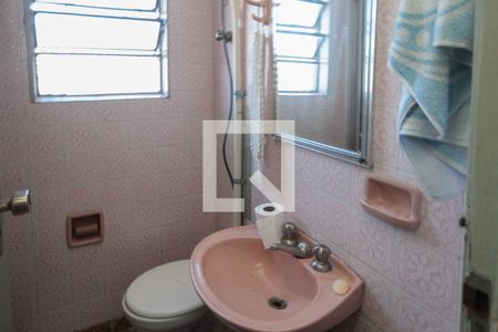 Casa à venda com 360m², 4 quartos e 3 vagas Casa à venda com 360m², 4 quartos e 3 vagasBanheiro de Serviço