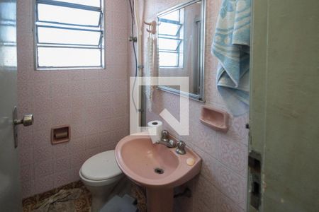 Casa à venda com 360m², 4 quartos e 3 vagas Casa à venda com 360m², 4 quartos e 3 vagasBanheiro de Serviço