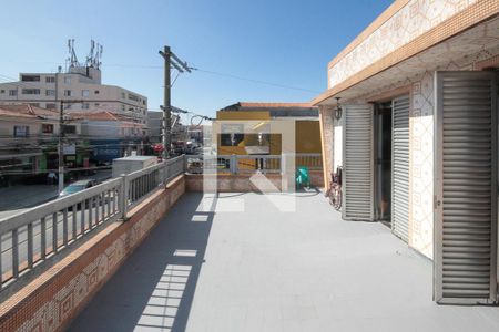Casa à venda com 360m², 4 quartos e 3 vagas Casa à venda com 360m², 4 quartos e 3 vagasvaranda
