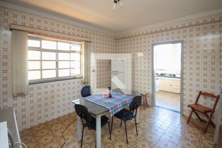 Casa à venda com 360m², 4 quartos e 3 vagas Casa à venda com 360m², 4 quartos e 3 vagasCozinha