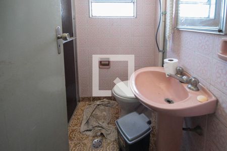 Casa à venda com 360m², 4 quartos e 3 vagas Casa à venda com 360m², 4 quartos e 3 vagasBanheiro de Serviço