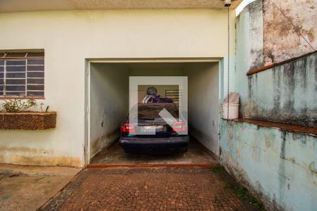 Casa à venda com 170m², 4 quartos e 2 vagas Casa à venda com 170m², 4 quartos e 2 vagasGaragem