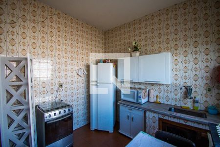 Casa à venda com 170m², 4 quartos e 2 vagas Casa à venda com 170m², 4 quartos e 2 vagasCozinha