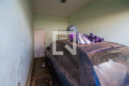Casa à venda com 170m², 4 quartos e 2 vagas Casa à venda com 170m², 4 quartos e 2 vagasGaragem