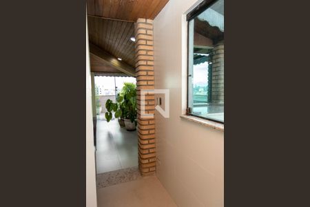 Apartamento à venda com 195m², 3 quartos e 3 vagas Apartamento à venda com 195m², 3 quartos e 3 vagasÁrea de Serviço