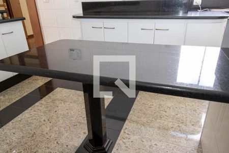 Apartamento à venda com 195m², 3 quartos e 3 vagas Apartamento à venda com 195m², 3 quartos e 3 vagasCozinha