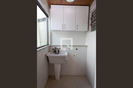 Apartamento à venda com 195m², 3 quartos e 3 vagas Apartamento à venda com 195m², 3 quartos e 3 vagasÁrea de Serviço