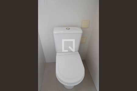 Apartamento à venda com 195m², 3 quartos e 3 vagas Apartamento à venda com 195m², 3 quartos e 3 vagasBanheiro de Serviço