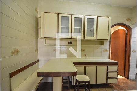 Casa à venda com 220m², 3 quartos e 2 vagasCozinha 