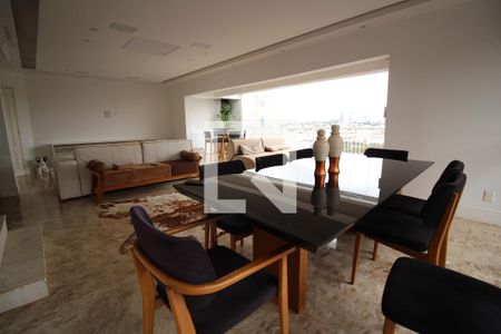 Apartamento para alugar com 241m², 4 quartos e 4 vagasSala