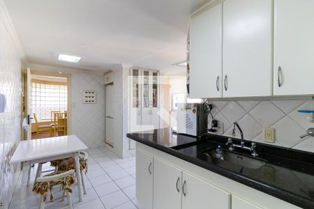 Apartamento à venda com 185m², 3 quartos e 2 vagasCozinha