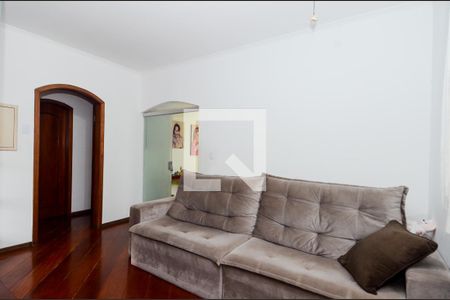 Casa à venda com 650m², 5 quartos e 6 vagasQuarto Reversível / Sala de Vídeo 