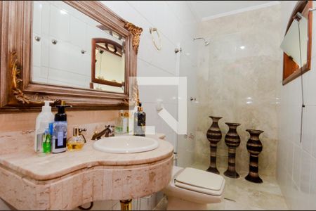 Casa à venda com 650m², 5 quartos e 6 vagasBanheiro Social