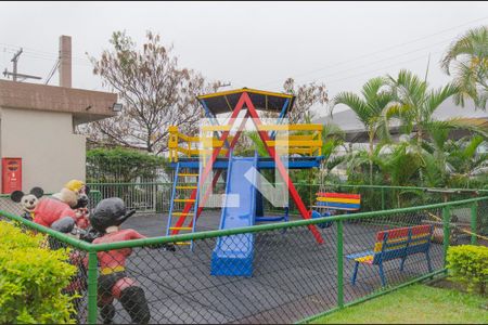 Apartamento à venda com 90m², 2 quartos e 1 vaga Apartamento à venda com 90m², 2 quartos e 1 vagaÁrea Comum - Playground