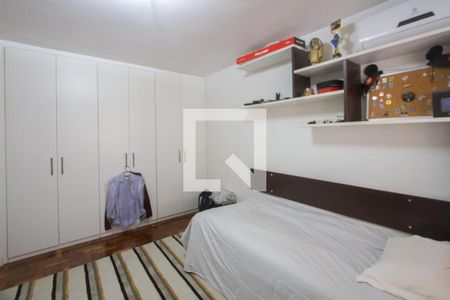 Casa à venda com 450m², 4 quartos e 4 vagasSuíte 2