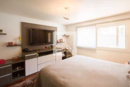 Casa à venda com 450m², 4 quartos e 4 vagasSuíte 1